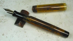 800custom_tortoise-lucite_and_black-ebonite3