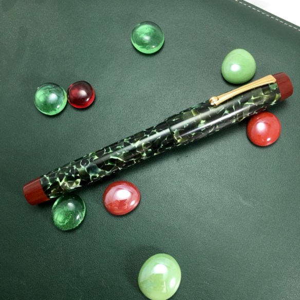 Wordsmith in Conway Stewart Classic Green & Urushi Red - Large