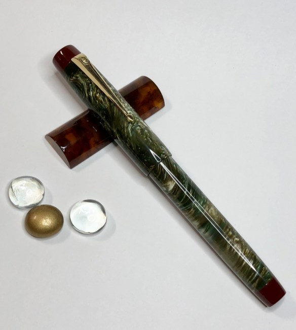 Wordsmith in Olive Branch Lava Explosion & Urushi Red, with Classic Clip in Brass - Small