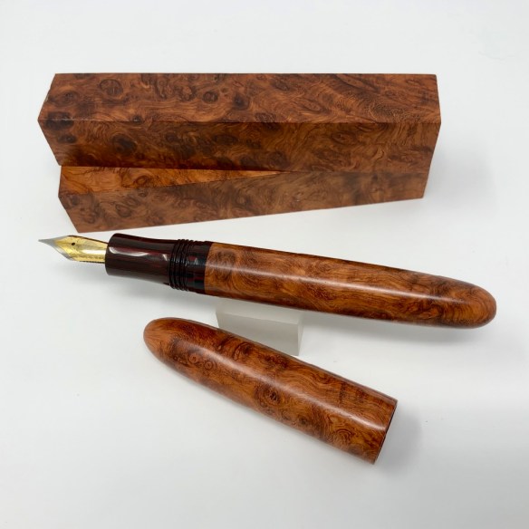 Sonneteer in Amboyna Burl Wood and NYH Cumberland Ebonite – Oversized