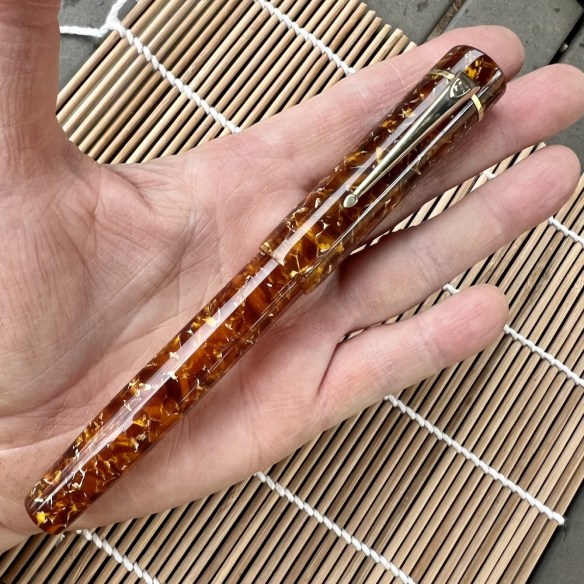 Epic in CS Amber with Classic Clip in Brass with Visible Clip Ring - Medium
