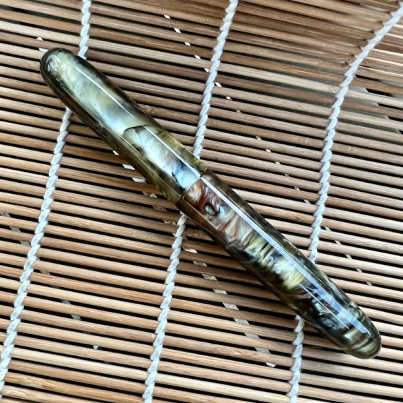 Zephyr in Moss Agate - Medium