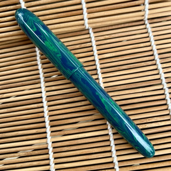 Sonneteer in SEM Limited Edition Faroe Ebonite - Medium